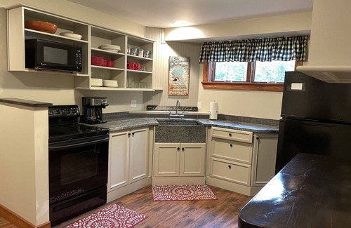 Carrabassett Valley Apartment | Ideal Twinbrook Apartment with Pool and Shuttle Access