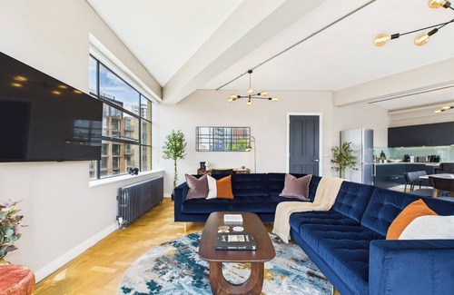 Hoxton Apartment | Spacious Two-Bedroom Haven by Tech City