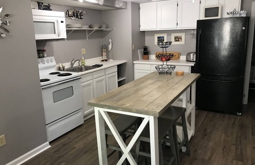 Durhamville Apartment | Two-Bedroom Getaway with Ocean View and Full Kitchen