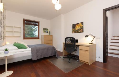 Wawer House | Pet-Friendly 4-Bedroom House with Garden in Warsaw