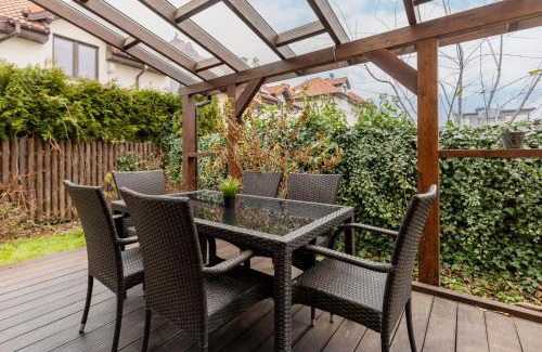 Wawer House | Pet-Friendly 4-Bedroom House with Garden in Warsaw