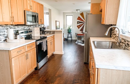 Columbia House | Modern 4-Bedroom Retreat with Pet-Friendly Amenities