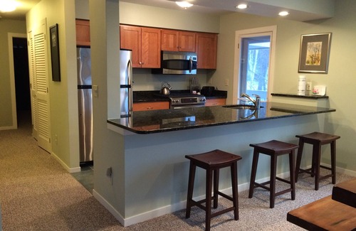 Warren Condo | Top-Rated Condo Steps from the Slopes - Paradise Awaits!