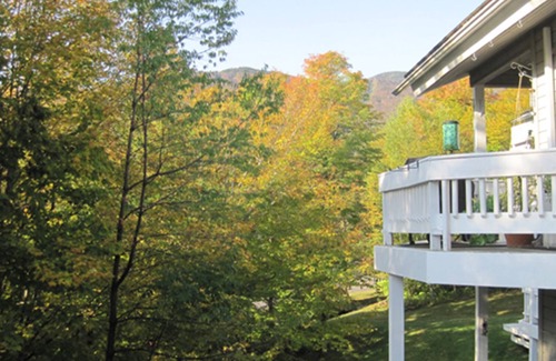 Warren Condo | Top-Rated Condo Steps from the Slopes - Paradise Awaits!