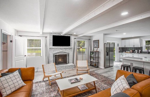Olathe House | Perfect Family Escape with Pool & Ocean View, Rated 10/10