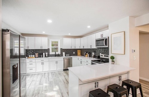 Olathe House | Perfect Family Escape with Pool & Ocean View, Rated 10/10