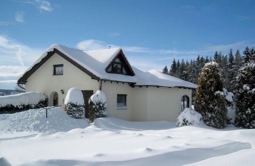 Muldenhammer House | Spacious vacation home close to the forest in the nature park. Hiking, Reservoir, Ski, 8 pers.