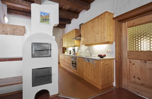 Oetz House | Inviting Vacation Home for 15 with Sauna & Ocean View
