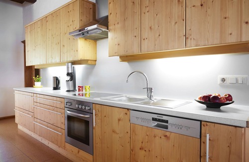Oetz House | Inviting Vacation Home for 15 with Sauna & Ocean View