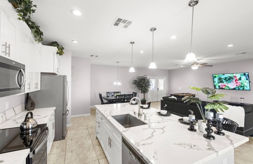 Las Vegas House | Ideal Vegas Retreat: 4 Bedrooms, Spa & Family Amenities