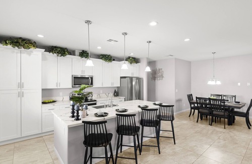Las Vegas House | Ideal Vegas Retreat: 4 Bedrooms, Spa & Family Amenities