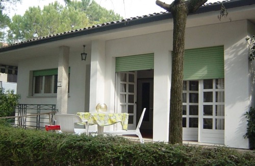 Lignano Pineta Villa | Pet-Friendly Villa in Lignano Pineta with Spa Amenities