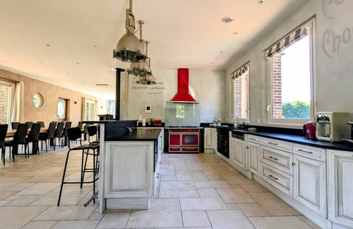 Vitrai-sous-Laigle House | Spacious villa with pool