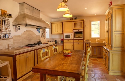 Vaison-la-Romaine Villa | Ideal Villa for 12 with Heated Pool & Mountain Views
