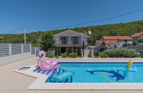 Trilj Villa | Family-Friendly Villa for 10 with Private Pool & Ocean Views