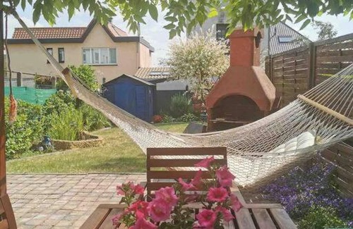 Dilbeek Villa | Cozy Mexican Villa: Pet-Friendly Retreat in Quiet Locale