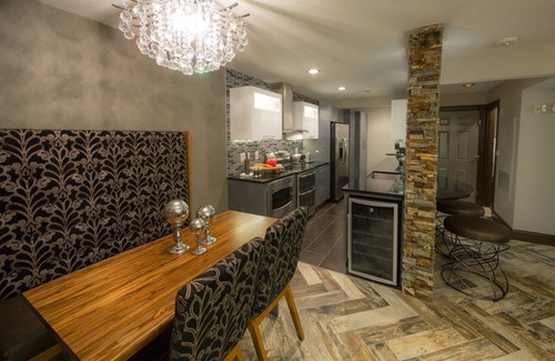 Las Vegas Apartment | Elegant Villa in Las Vegas with Pool and Spa Amenities