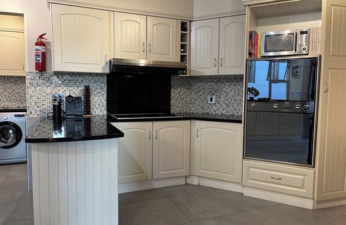 Camps Bay House | Ideal Villa with Pool and Spa in Prime Location!