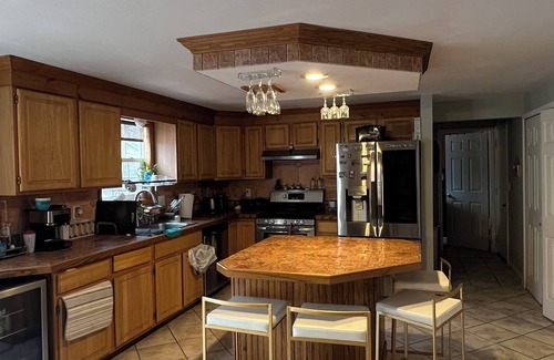 Cicero Villa | Spacious Villa with 5 bedrooms and WiFi, AC in welcoming Cicero