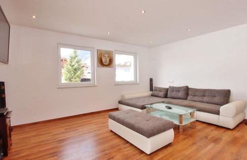Hinterthiersee Villa | Inviting Villa with Garden in Hinterthiersee - Rated 9/10