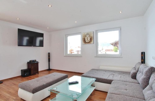 Hinterthiersee Villa | Inviting Villa with Garden in Hinterthiersee - Rated 9/10