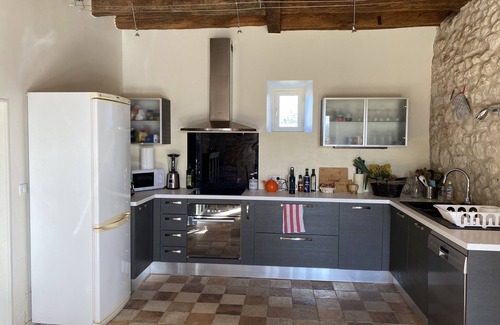 Brehemont Villa | Inviting Villa with Pool in the Heart of Châteaux, Rated 9.6