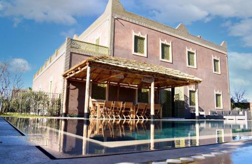Annakhil Villa | Elegant Villa with Private Pool and Scenic Mountain Views