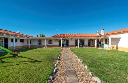 Grandola Villa | Elegant 5-Bedroom Villa with Pool & Garden in Grandola