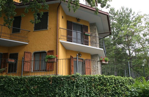 Scheggia Villa | Villa Marisa: Exceptional Stay with Pool and Spa Amenities