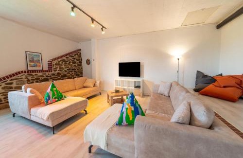 Elsenborn House | Inviting Holiday Home with Garden and Family-Friendly Amenities
