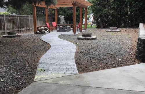 Richland House | Spacious, vintage home near River in Richland!
