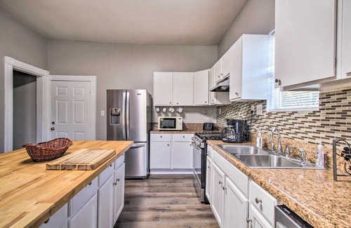 Sharon House | Inviting Virginia Retreat with Mountain Views & Spa Amenities