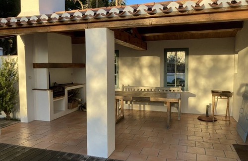 Noirmoutier-en-l'Ile House | Cozy Retreat with Garden & Ocean View in Luzéronde Area