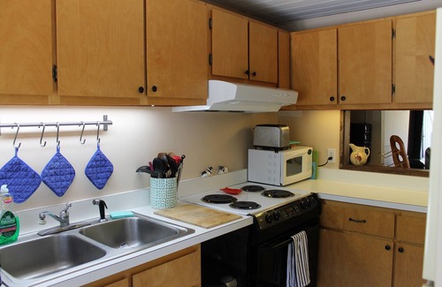 Warren Condo | Inviting Mountain Retreat Near Sugarbush with Spa & Pool