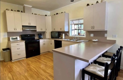 Covington House | Waterfront Hideaway at Jackson Lake with Pool & Ocean Views