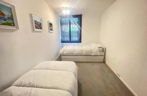 Camberwell Green House | Welcoming 4BD House in Kennington - Ideal for Families