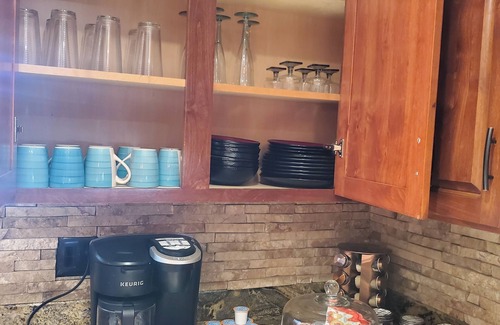 El Paso House | Pet-Friendly Hotel Near Fort Bliss with Spa & Hot Tub