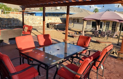 El Paso House | Pet-Friendly Hotel Near Fort Bliss with Spa & Hot Tub