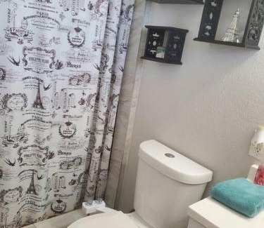 El Paso House | Convenient West El Paso Hotel Near Airport & Fort Bliss