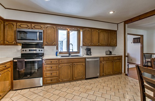 West Omaha House | Inviting West Omaha Home - Perfect for Groups and Families