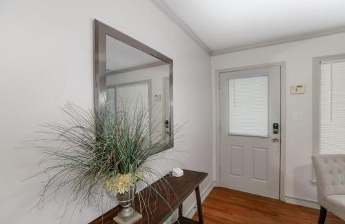 Wichita House | Cozy West Side Retreat: Your Home Away from Home!