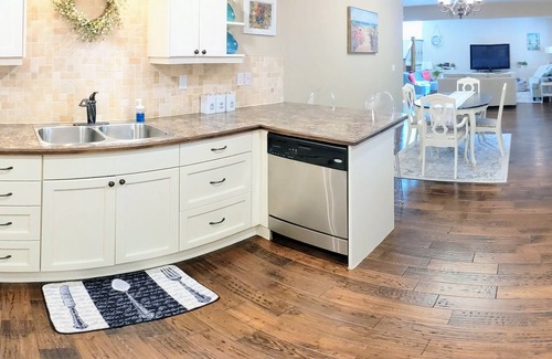 Central Okanagan House | Unforgettable Westside Wine Trail Retreat with Spectacular Views
