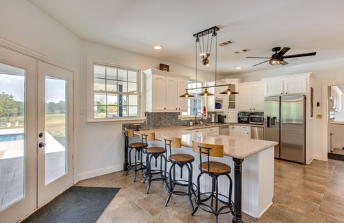 Wills Point Villa | Relaxing Wills Point Retreat with Pool and Scenic Pond