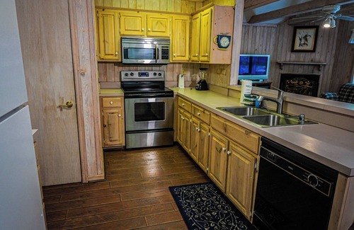 Pine Mountain Ski Chalet | Wooded View Chalet Near Attractions with Pool & Kitchen