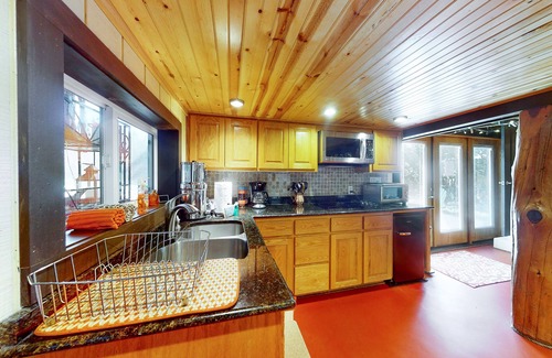 Austin Cabin | Inviting Writing Barn on Eight Acres with Pool and Spa