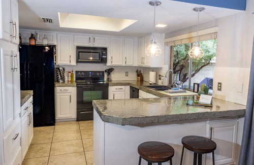 Dobson Ranch House | Ideal Family Retreat: Pool, Pet Friendly & Central Location