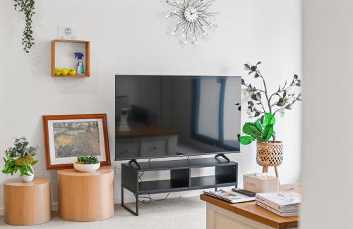 Wentworth Point Apartment | Family-Friendly 1 BR at Waterfront Olympic Park
