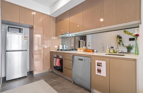 Wentworth Point Apartment | Family-Friendly 1 BR at Waterfront Olympic Park