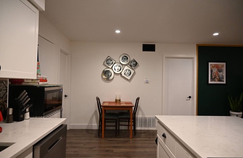 Waco Apartment | Stylishly Designed Apartment Near Baylor & Magnolia, Rated 9.8