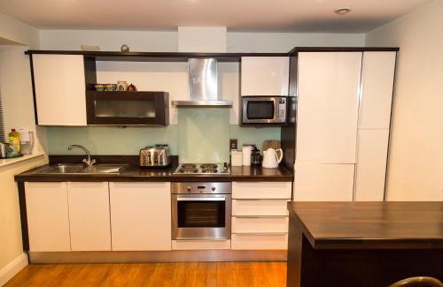 Inchicore Apartment | Exceptional 3 Bedroom Apartment with Parking in the City